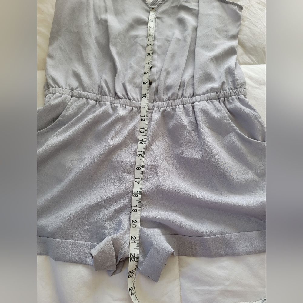 Urban Outfitters Kimchi Blue Grey Short Summer Romper Womens size Large - Picture 3 of 12